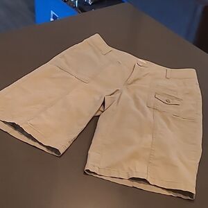 Dockers sz 8 favorite fit shorts, 55% linen 45% cotton